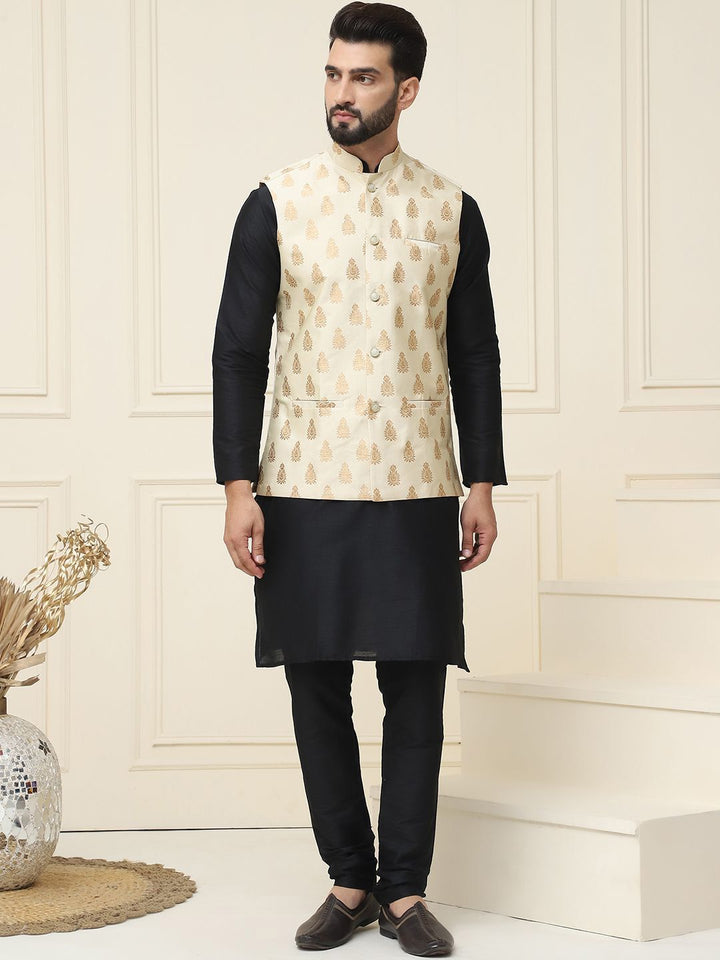 SOJANYA Mandarin Collar Silk Cotton Straight Kurta dengan jaket Churidar & Nehru