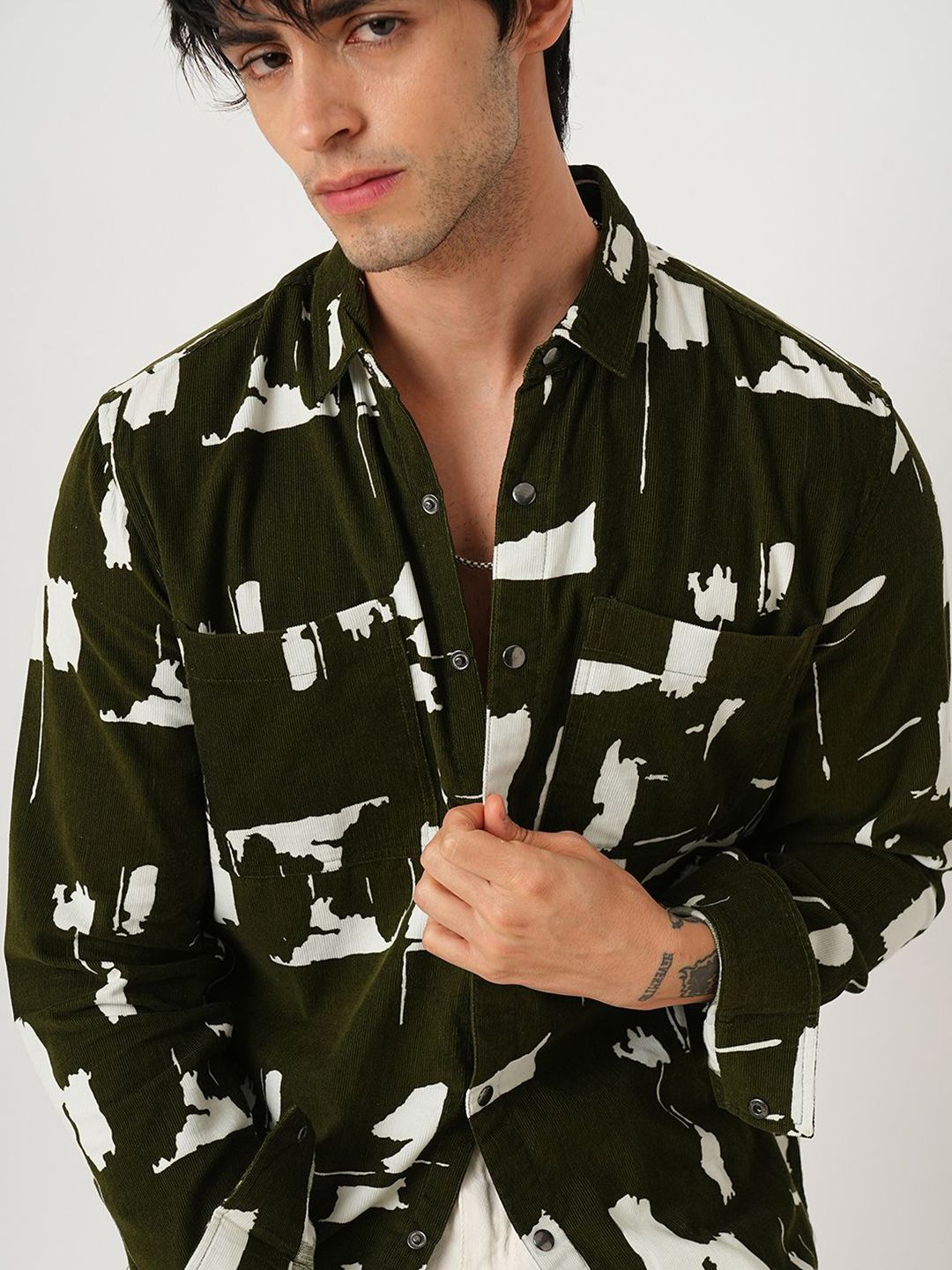 VASTRADO Men Classic Spread Collar Abstract Printed Cotton Slim Fit Casual Shirt