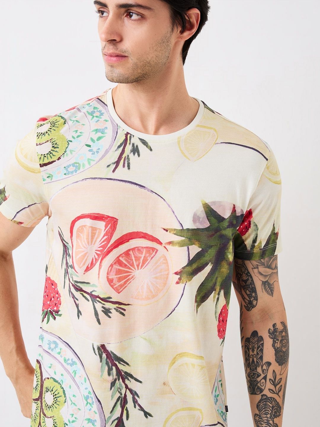 SPYKAR Men Graphic Printed Round Neck Cotton Slim Fit T-shirt