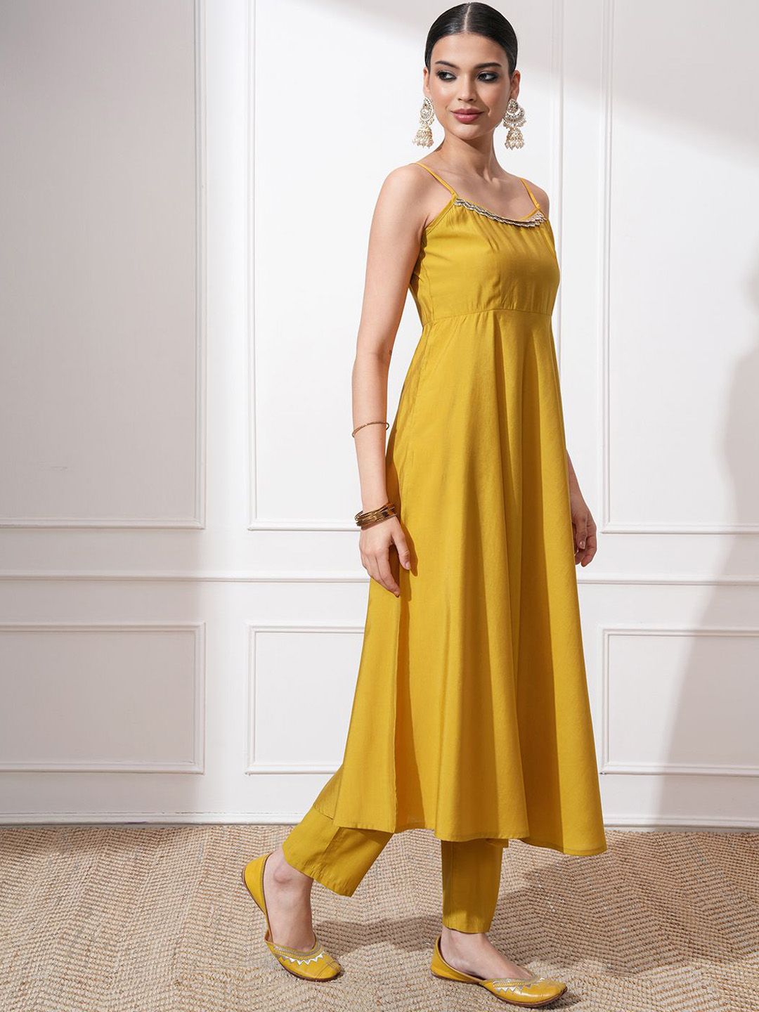 Vishudh Women Regular Kurta with Trousers & With Dupatta