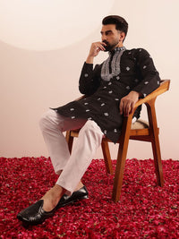SOJANYA Men Embroidered Mirror Work Kurta
