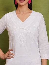 HOUSE OF KARI Floral Embroidered V-Neck Cotton Chikankari Short Kurta