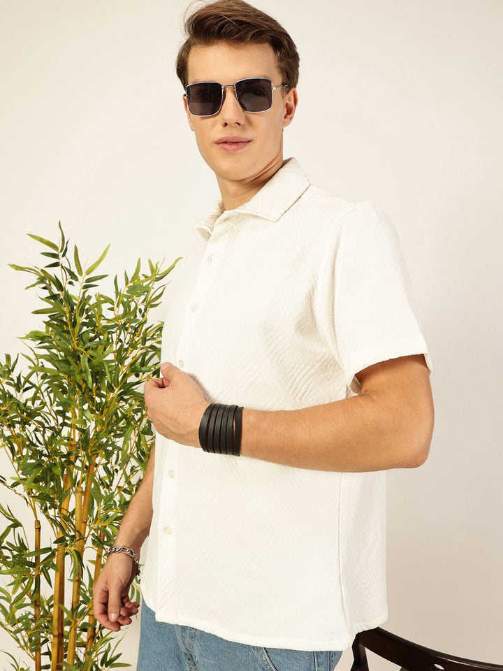 Thomas Scott Men Classic Spread Collar Solid Oversized Casual Shirt