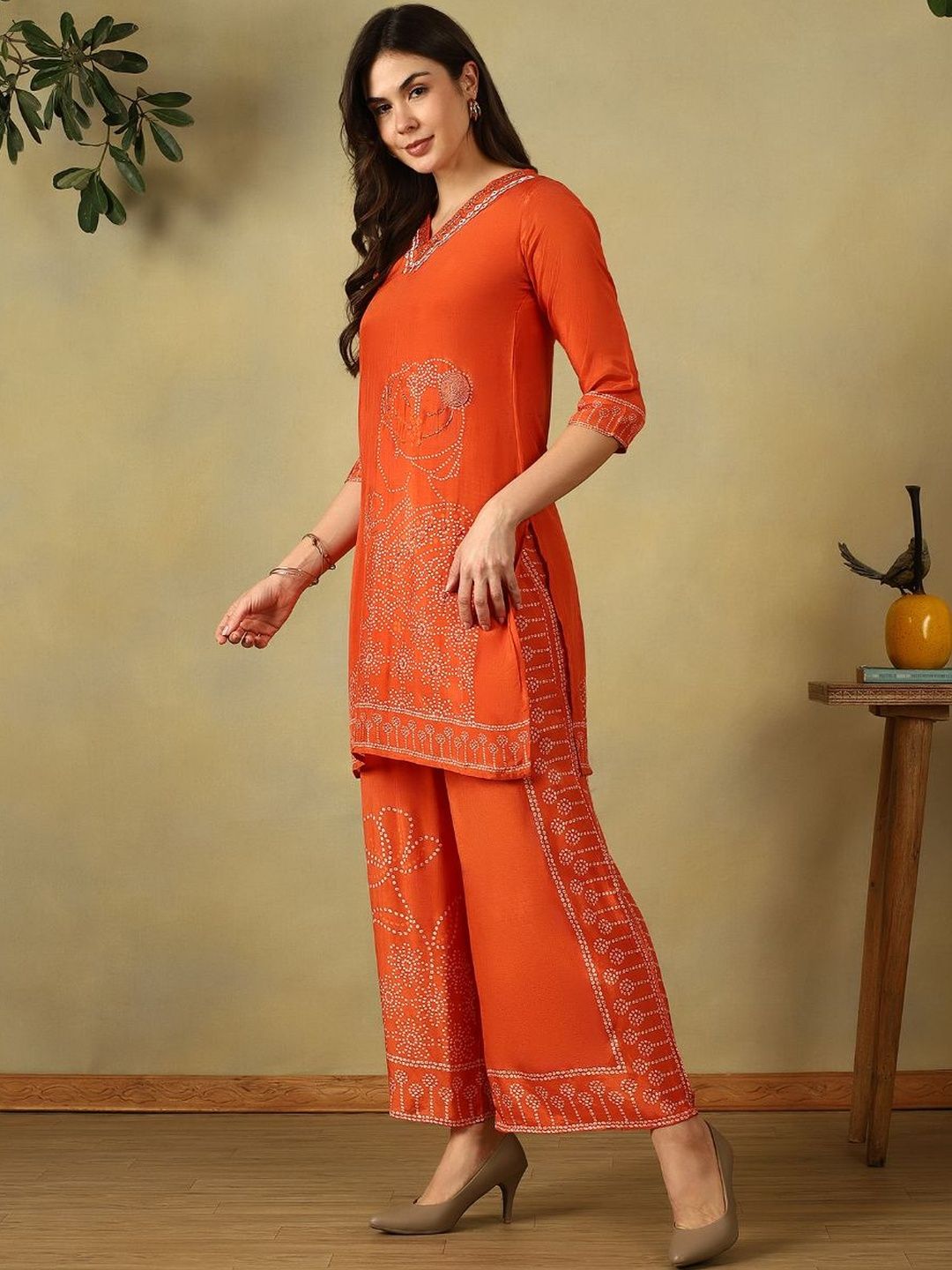 Mamicha Women Ethnic Motifs Dyed Regular Thread Work Kurta with Palazzos