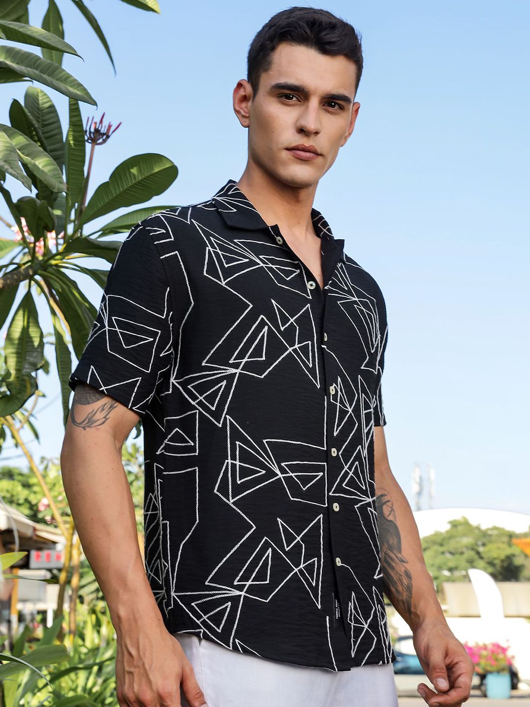 Thomas Scott Men Premium Fit Geometric Printed Spread Collar Casual Shirt