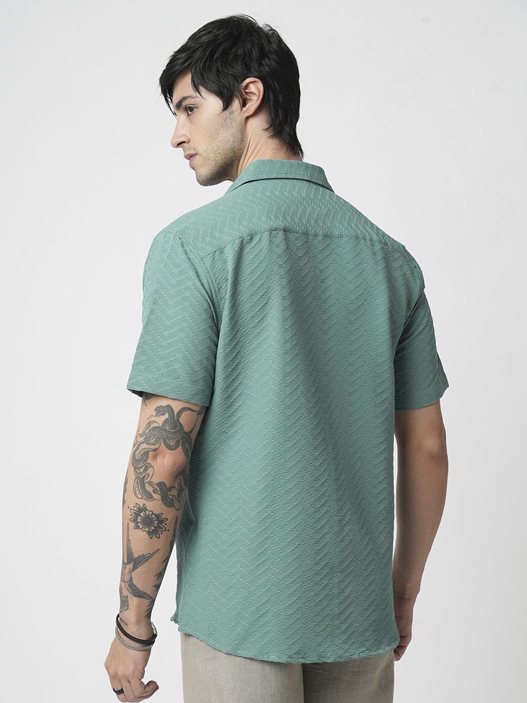 VASTRADO Men Classic Spread Collar Solid Slim Fit Casual Shirt