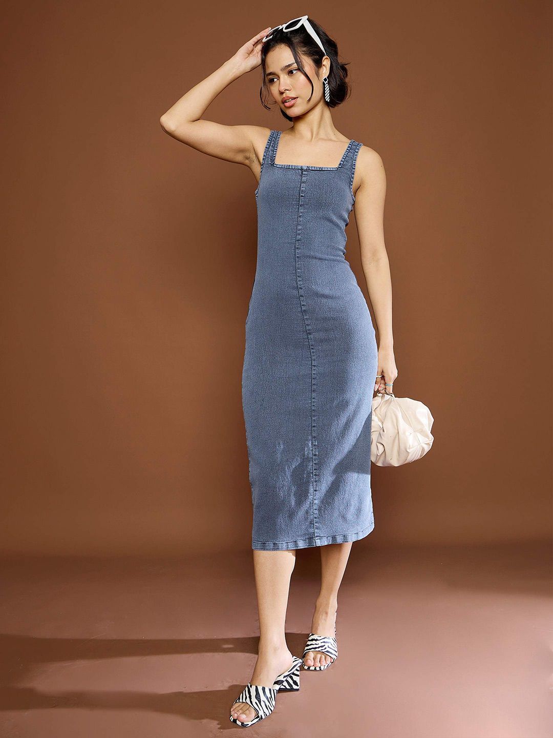 Sassafras Wanita Denim Bodycon Midi Dress