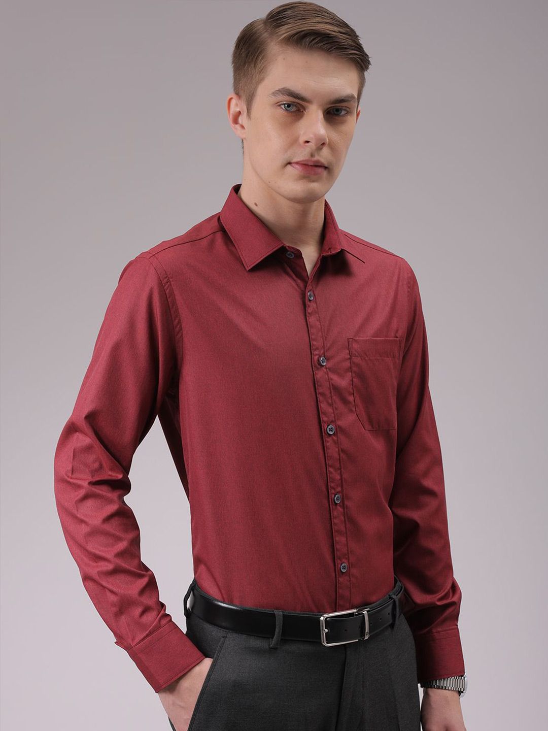 The Indian Garage Co. X Luxe Men Cutaway Collar Solid Slim Fit Formal Shirt