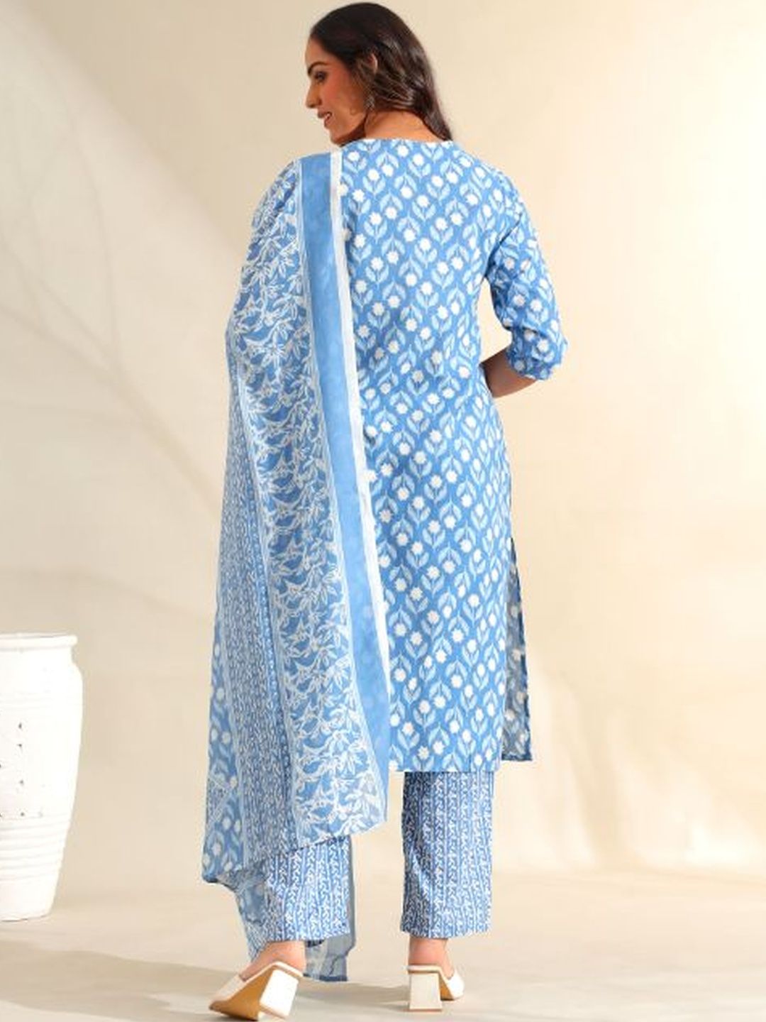 Mamicha Women Ethnic Motifs Printed Regular Thread Work Pure Cotton Kurta with Trousers & With Dupatta
