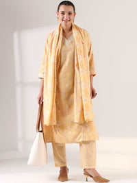 Mamicha Women Floral Printed Regular Thread Work Kurta with Trousers & With Dupatta