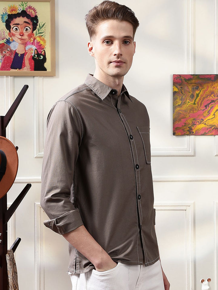 Eszett Contrast Stitch Spread Collar Baju Kasual Kapas Tulen