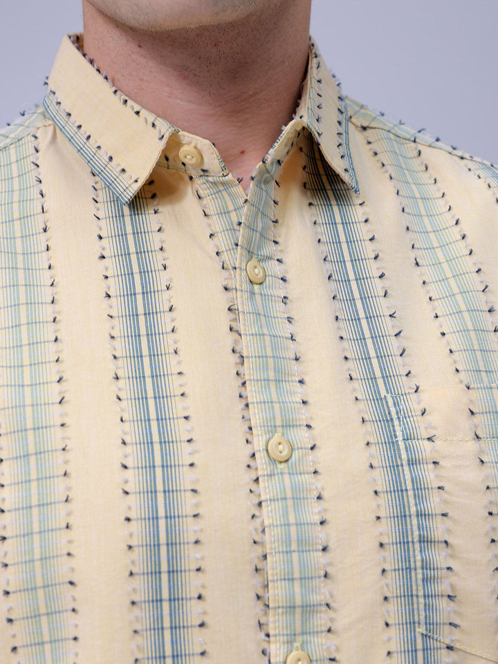 The Indian Garage Co Men Slim Fit Spread Collar Textured Cotton Casual Shirt