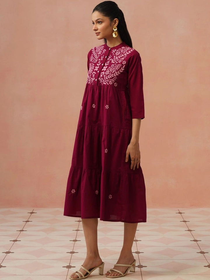 Pakaian A-Line Bersulam Bunga Rumah Chikankari