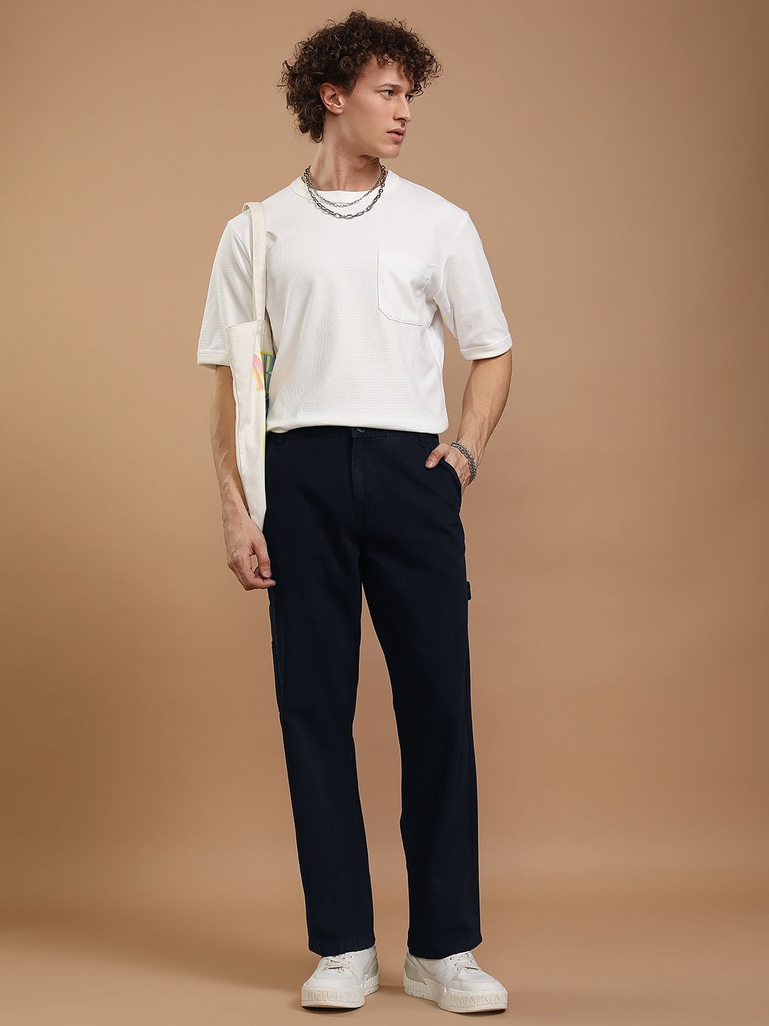 HIGHLANDER Men Straight Fit Cargos Trousers