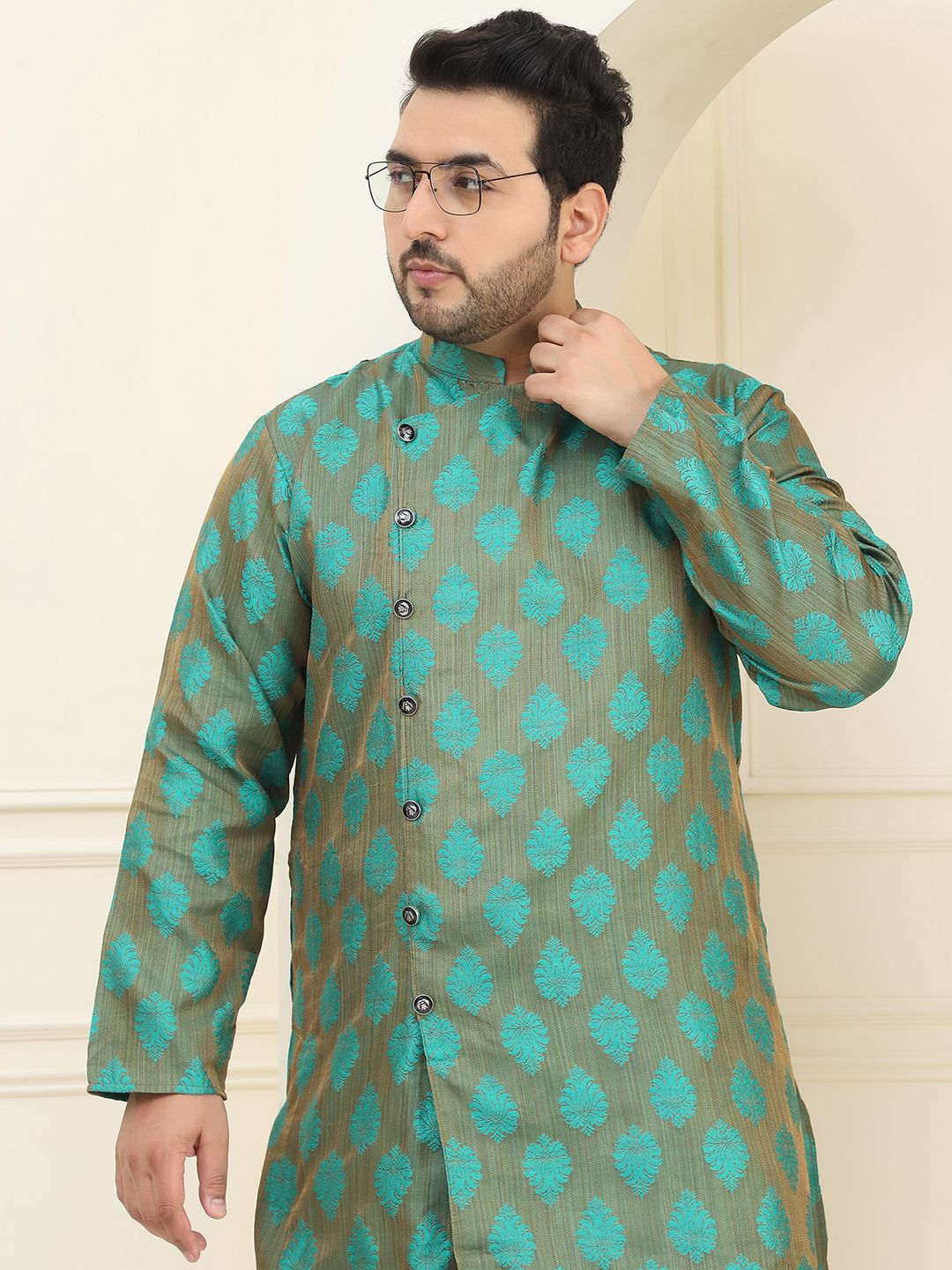 SOJANYA PLUS Plus Size Ethnic Motifs Embroidered Thread Work Kurta with Pyjamas