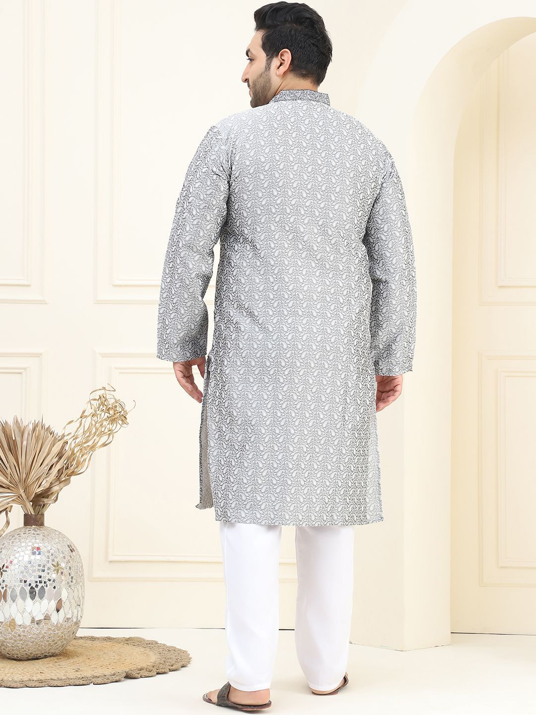 SOJANYA PLUS Plus Size Thread Work Kurta with Pyjamas