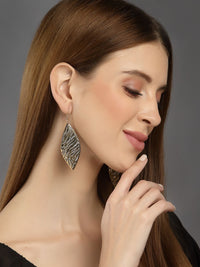 DressBerry Gold-Toned Leaf Shaped Drop Earrings