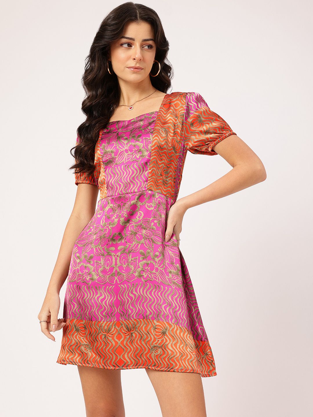DressBerry Printed Sweetheart Neck Satin Finish Cut-Out Back Mini A-Line Dress