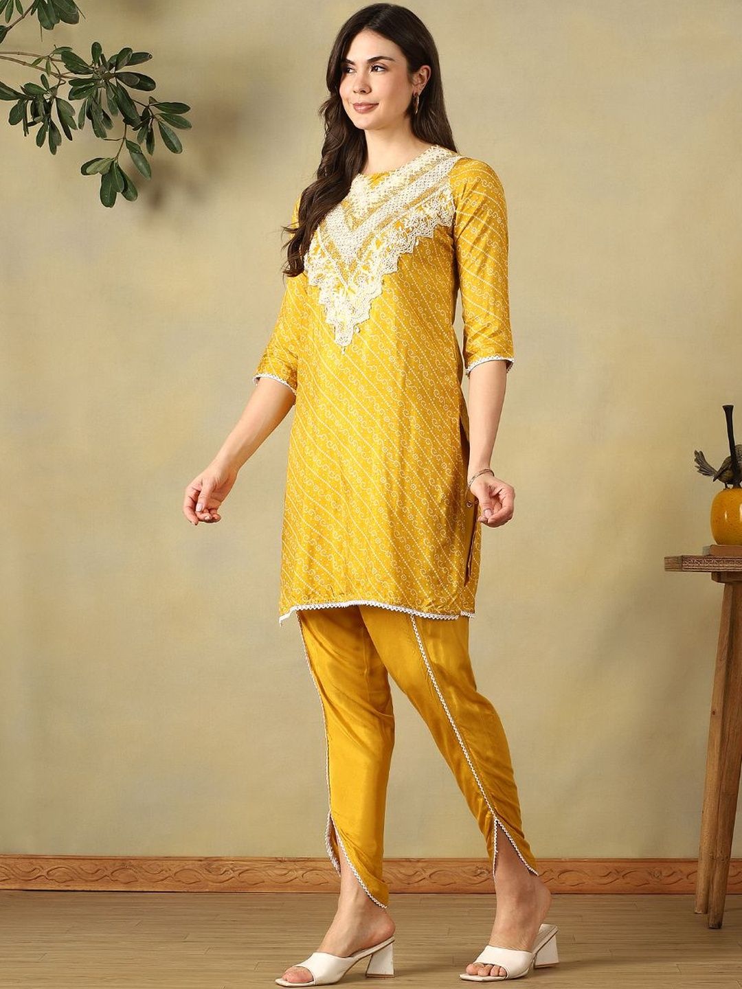 Mamicha Women Leheriya Dyed Regular Thread Work Kurta with Dhoti Pants