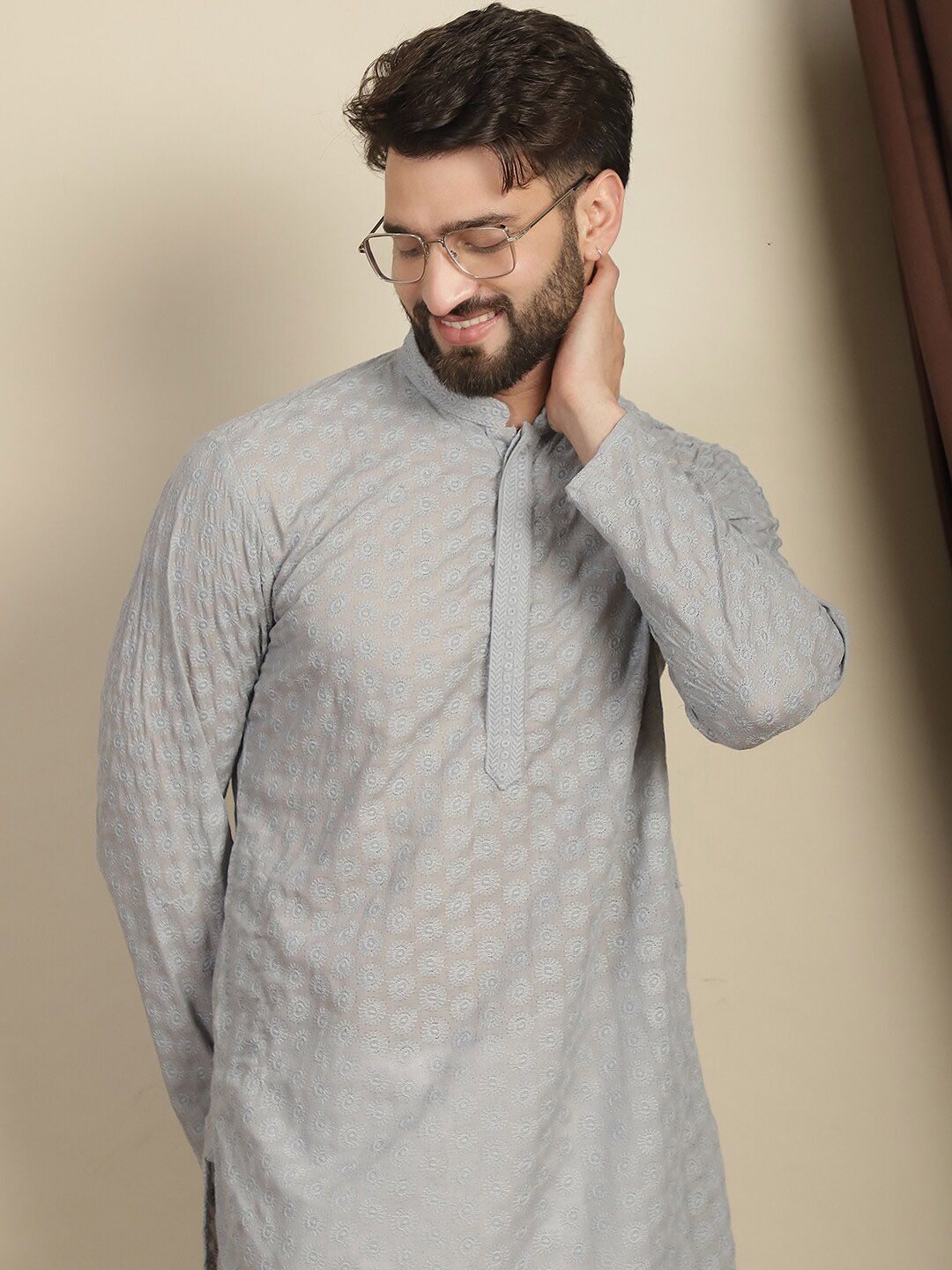 Anouk Motif Etnik Kelabu Bersulam Kolar Mandarin Lengan Panjang Kurta Benang Kapas