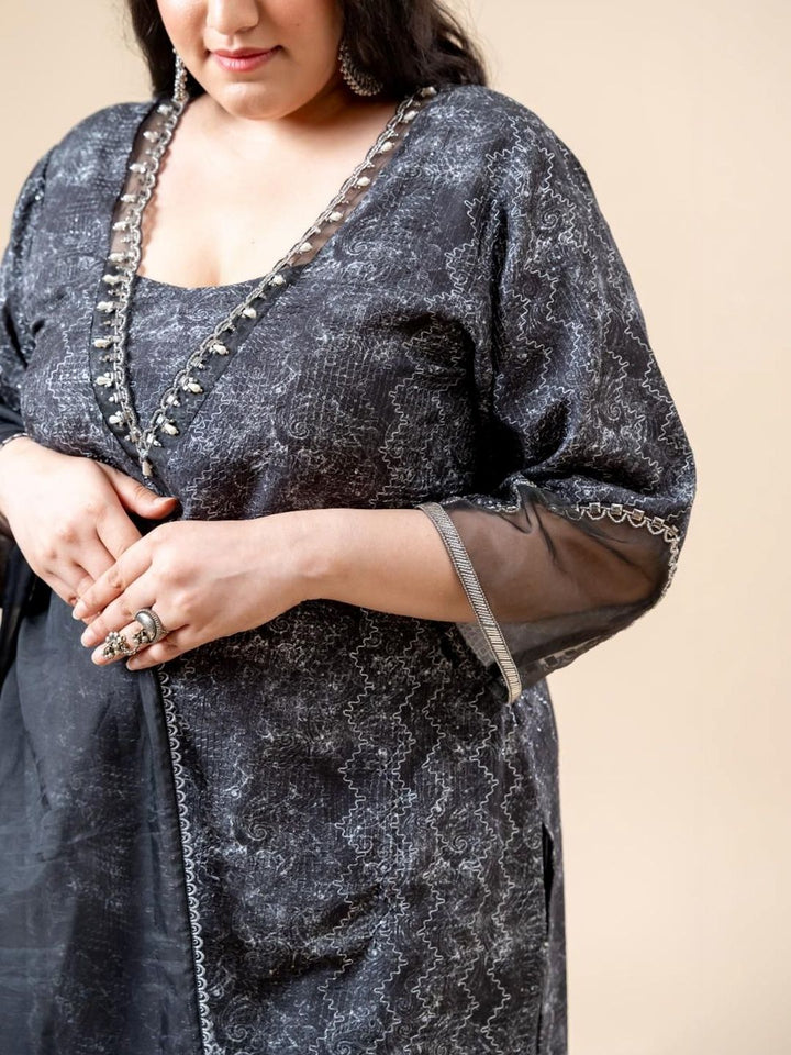 Mamicha Printed V-Neck Kurta Set