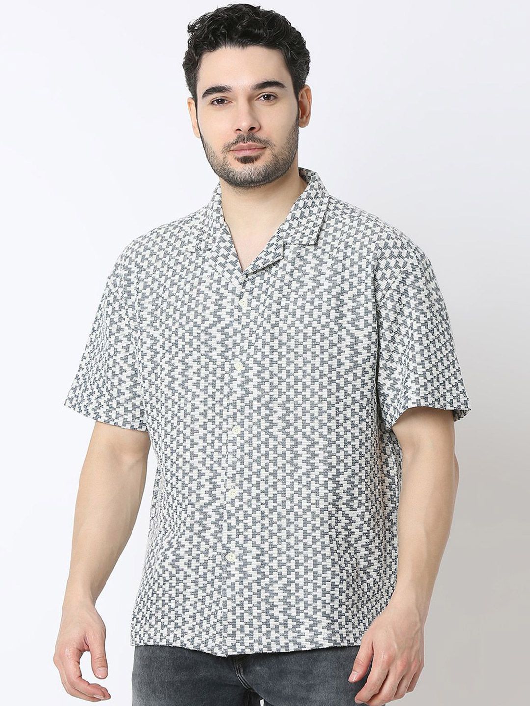 SPYKAR Men Relaxed Fit Cuban Collar Geometric Printed Cotton Casual Shirt