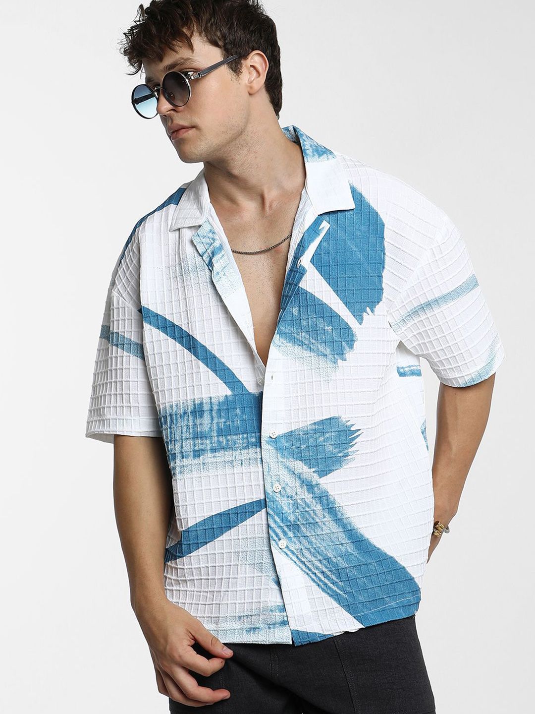 Campus Sutra Men Comfort Cuban Collar Graphic Printed  Oversized Casual Shirt