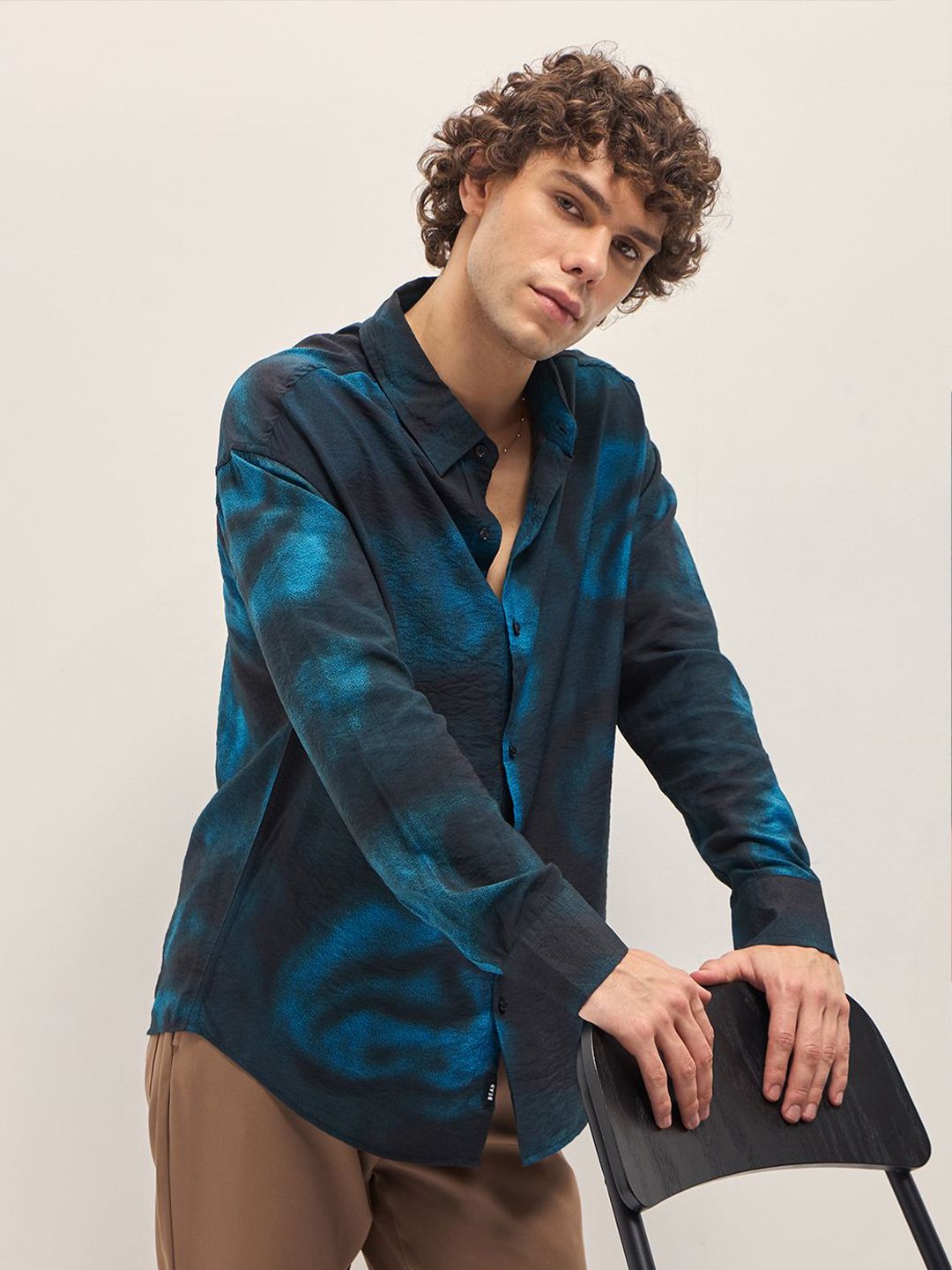 THE BEAR HOUSE Men Spread Collar Abstract Printed Relaxed Fit Casual Shirt