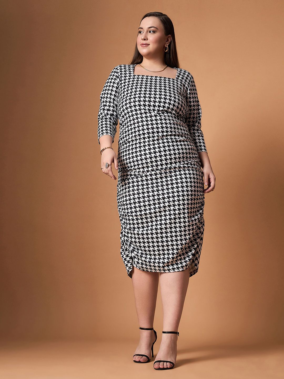 SASSAFRAS Curve Checked Bodycon Midi Dress