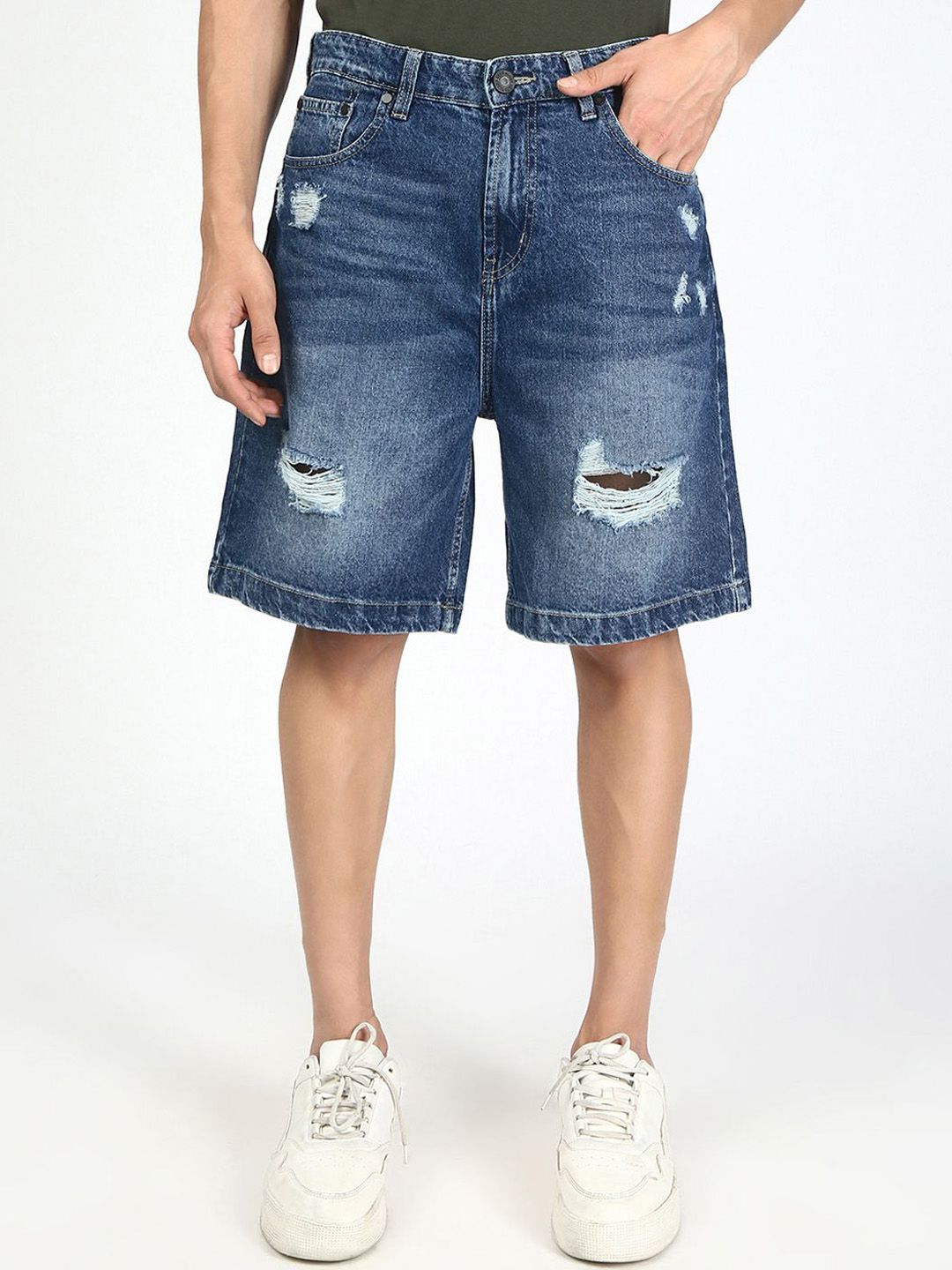 Bene Kleed Men Relaxed Distressed Denim Shorts