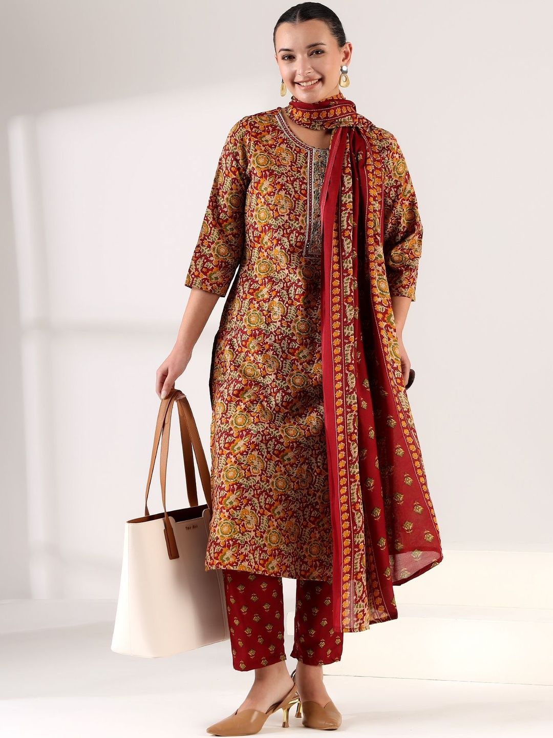 Motif Etnik Wanita Mamicha Bercetak Benang Biasa Kurta Kerja dengan Seluar & Dengan Dupatta