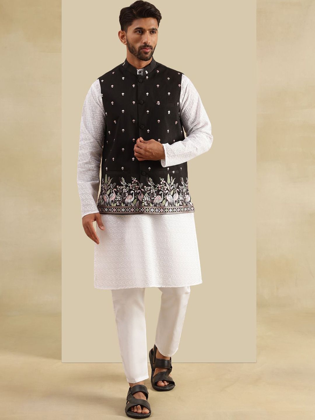 SOJANYA Men Embroidered Regular Pure Cotton Kurta with Pyjamas & Nehru Jacket