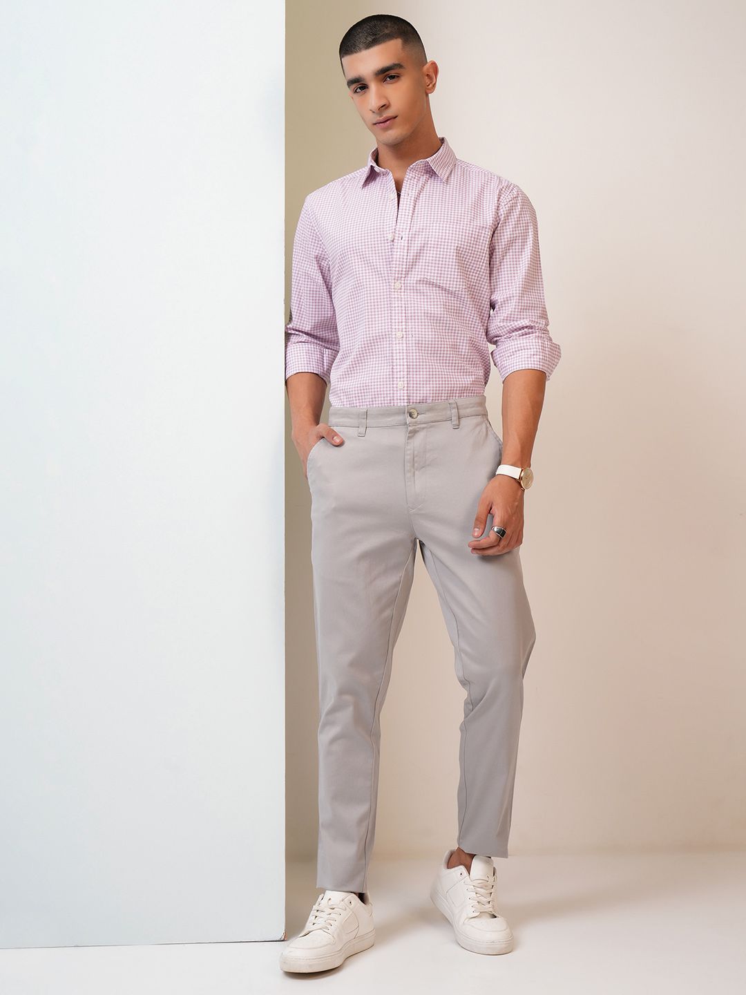 HIGHLANDER Checked Cutaway Collar Slim Fit Cotton Casual Shirt