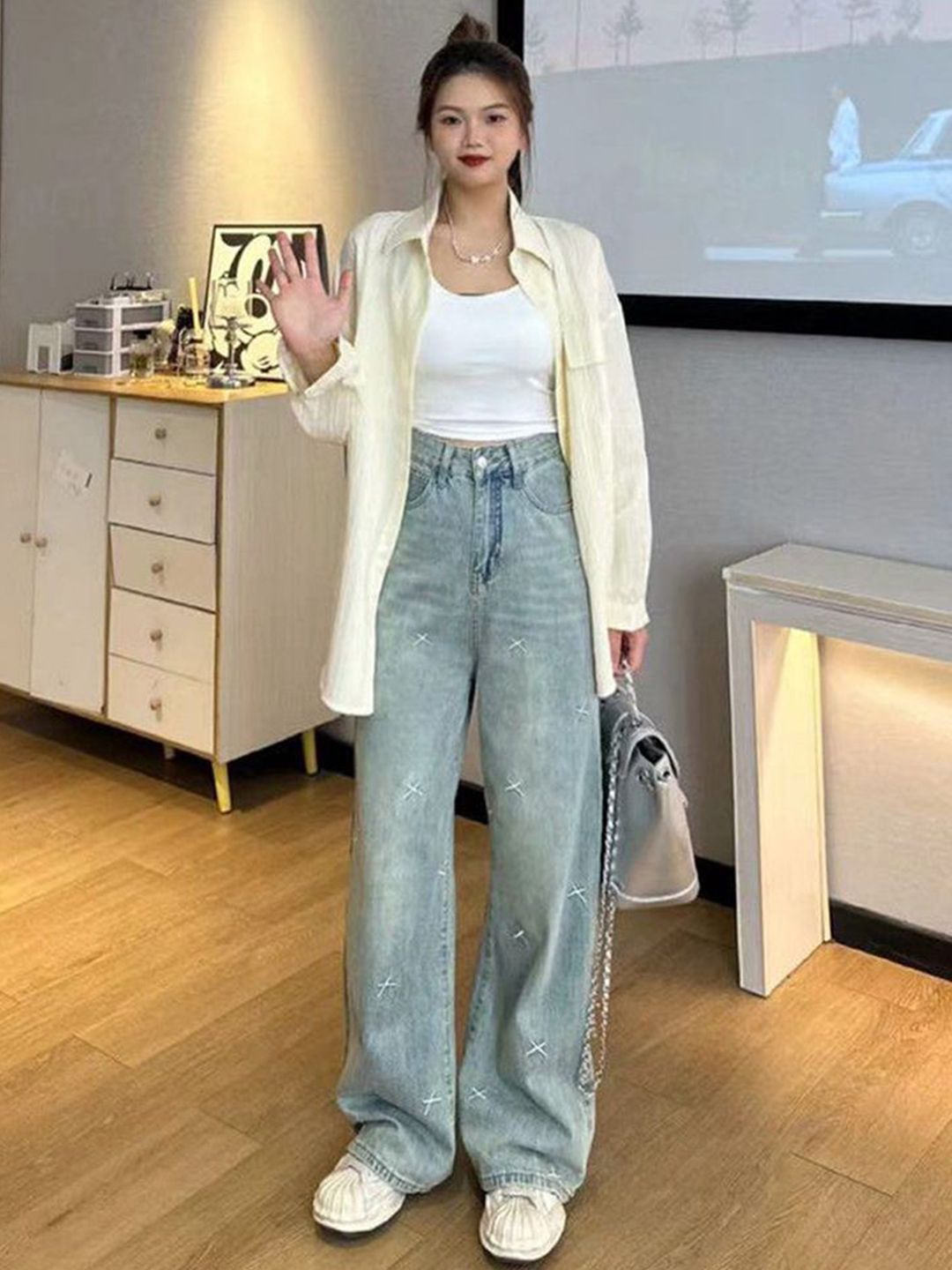 DressBerry Women Wide Leg High-Rise Light Fade Jeans
