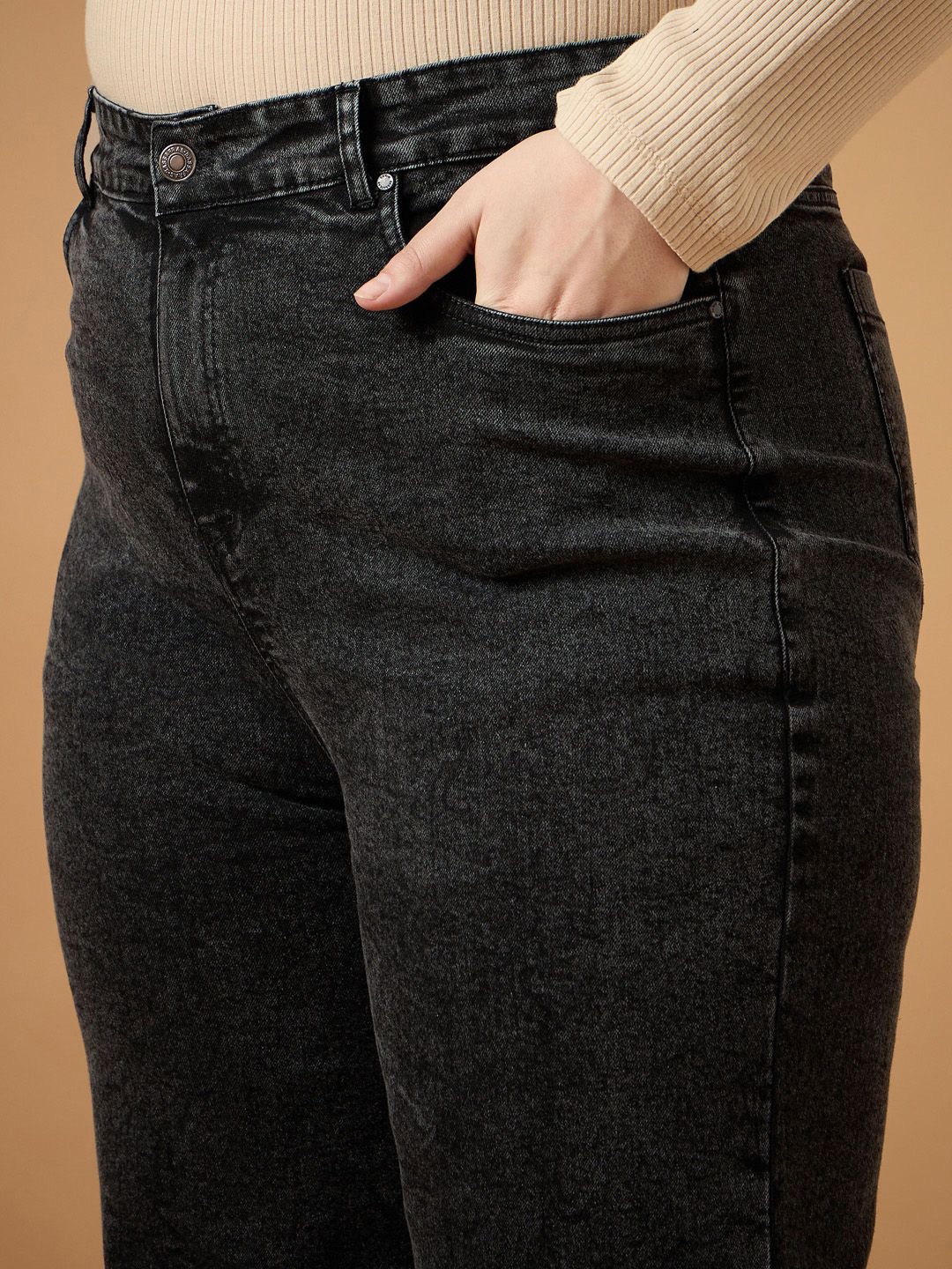 SASSAFRAS Curve Women Straight Fit Light Fade Acid Wash Stretchable Jeans