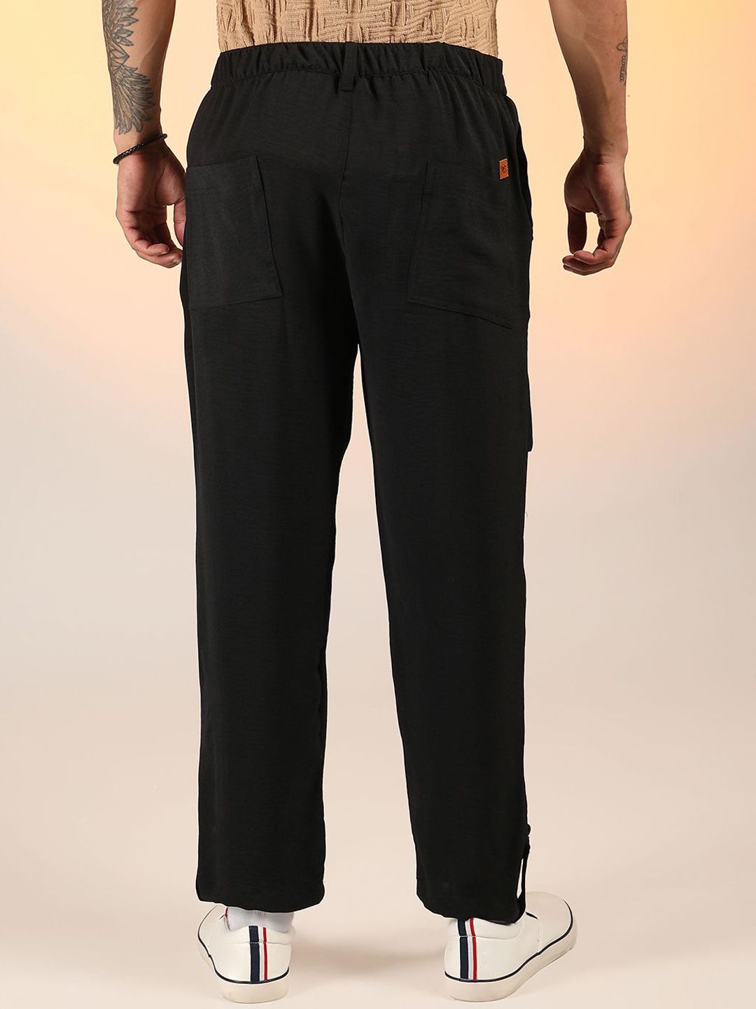 Campus Sutra Men Comfort Pleated Trousers