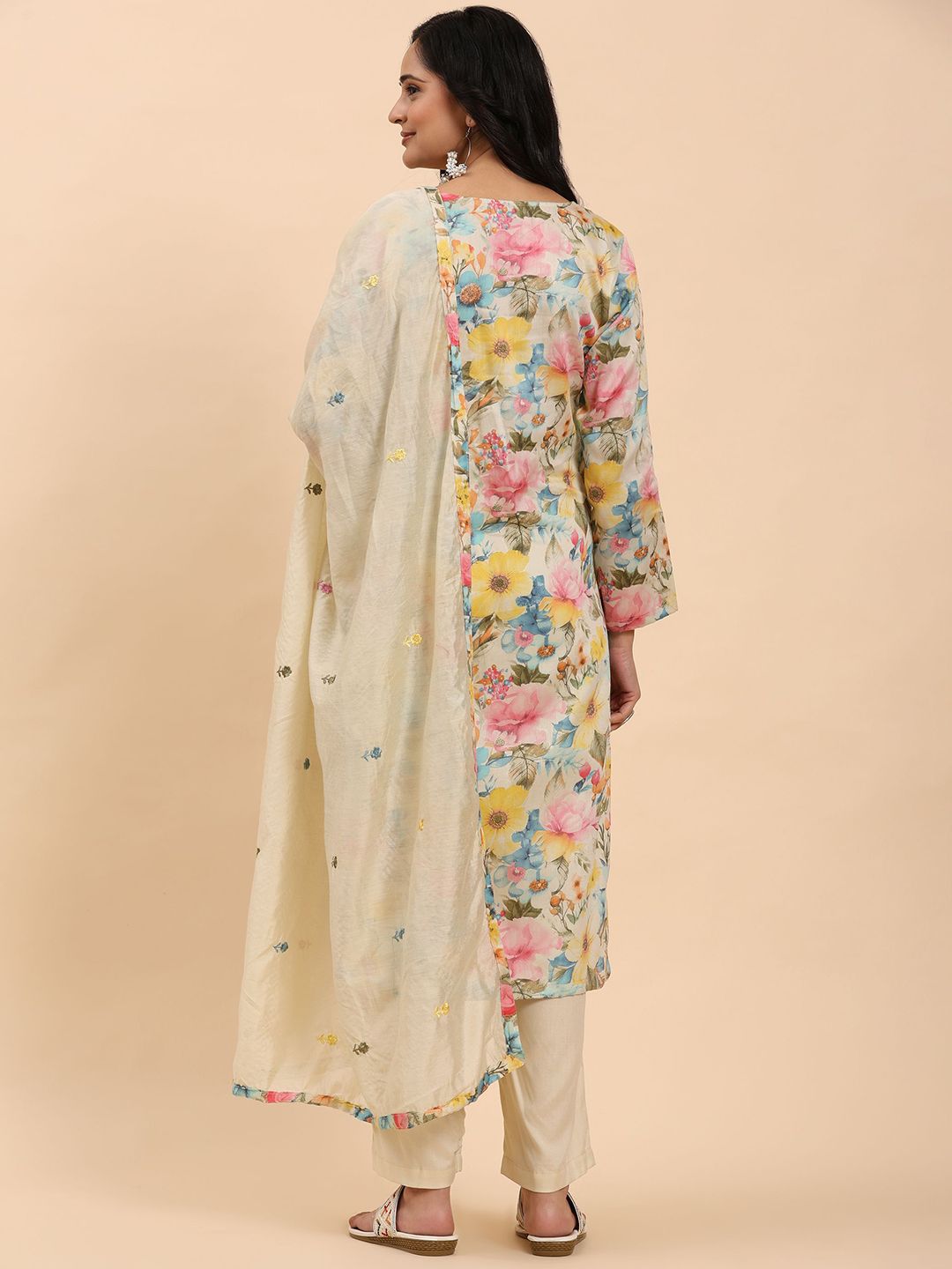 Mamicha Women Floral Printed Regular Thread Work Pure Cotton Kurta with Palazzos & With Dupatta