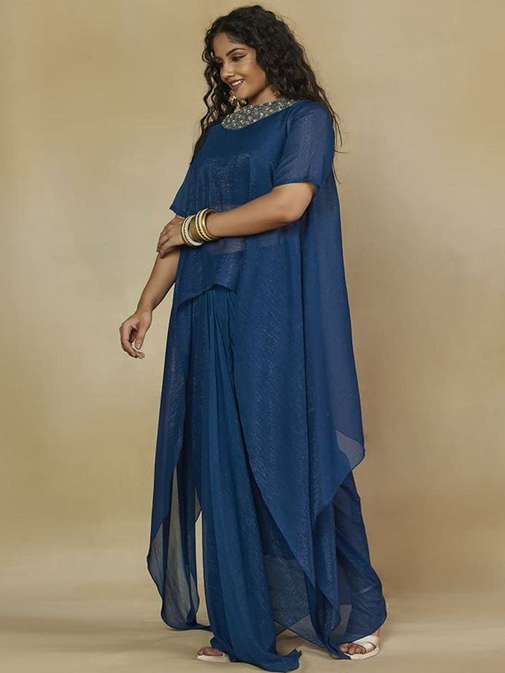 Atasan Crop Leher Bulat Bersulam Mamicha Dengan Set Co-Ords Cape & Skirt