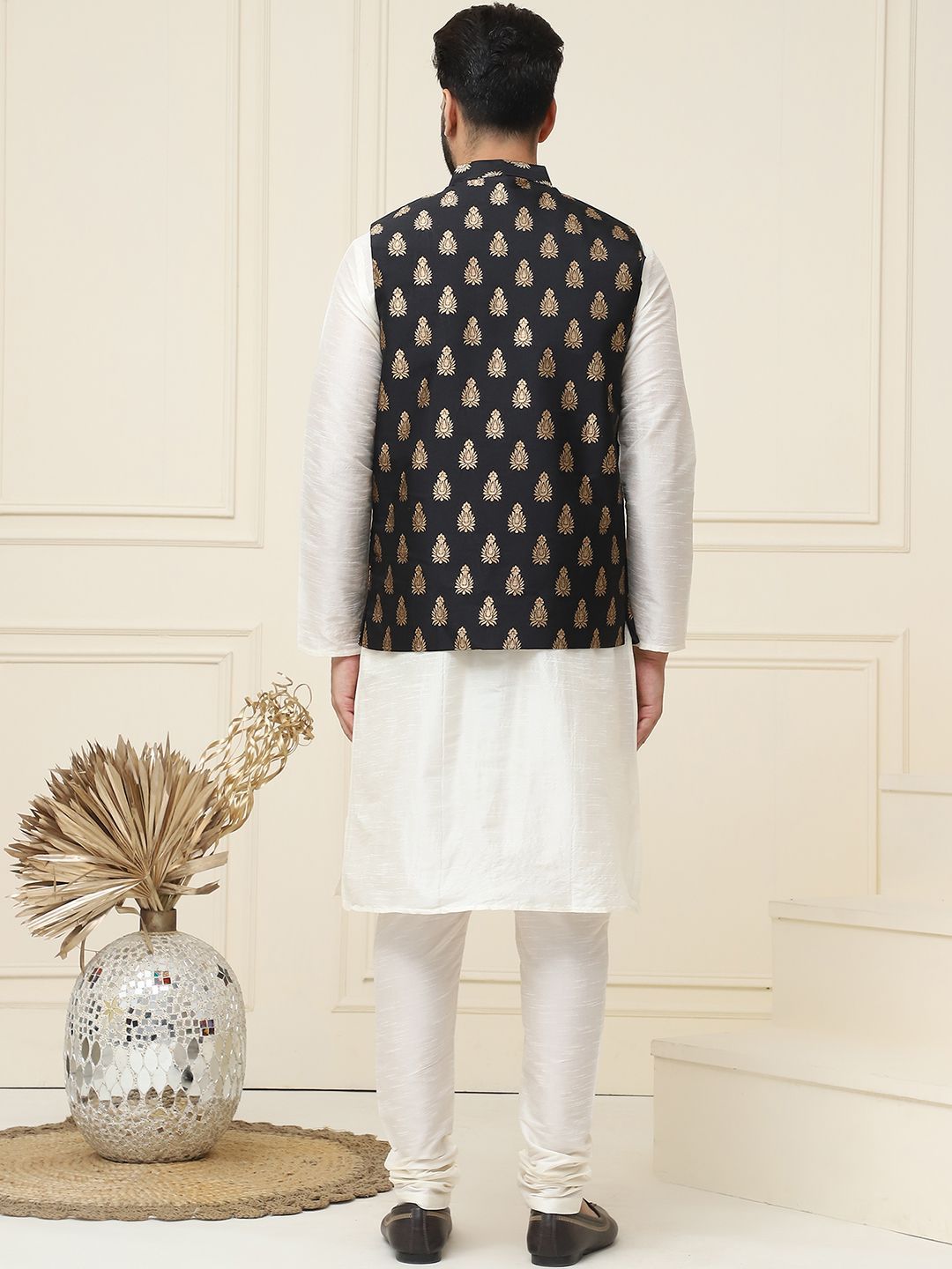 SOJANYA Mandarin Collar Kurta With Churidar & Nehru jacket