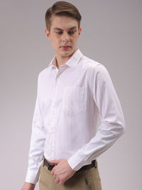 The Indian Garage Co. X Luxe Men Cutaway Collar Vertical Striped Slim Fit Formal Shirt