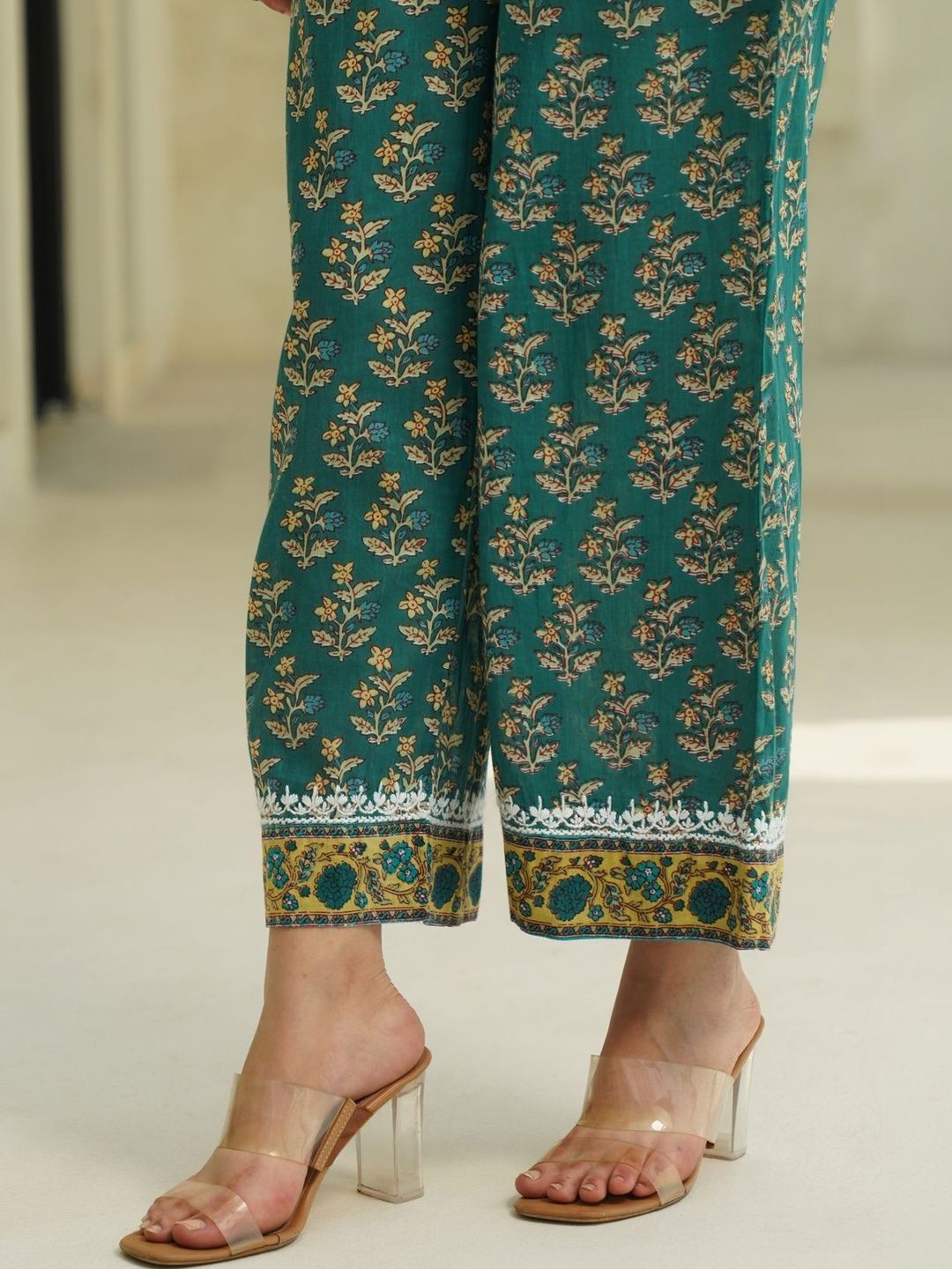 House of Chikankari Women Floral Printed Regular Pure Cotton Kurta with Set