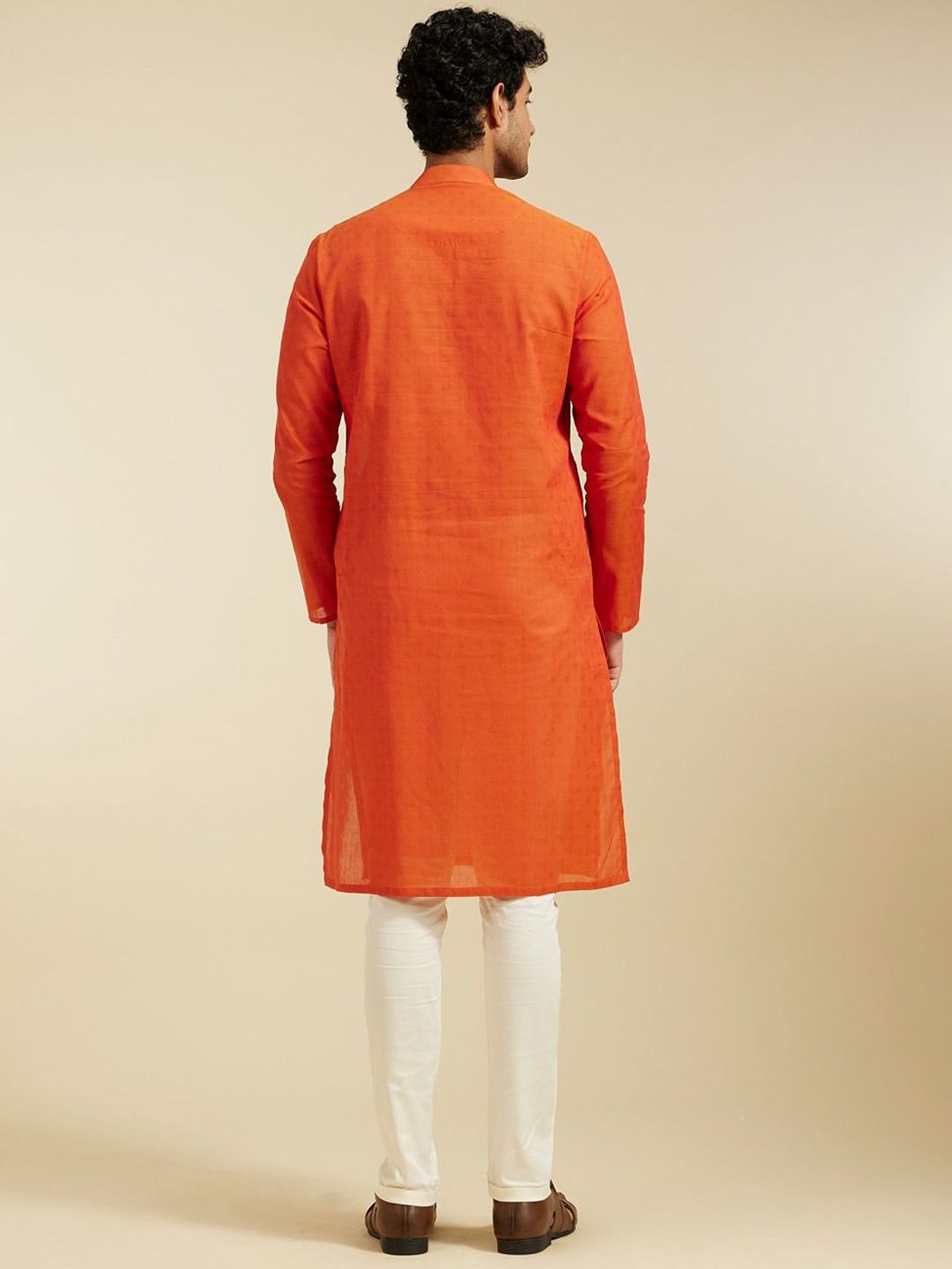 Diwas oleh Manyavar Mandarin Collar Cotton Straight Kurta
