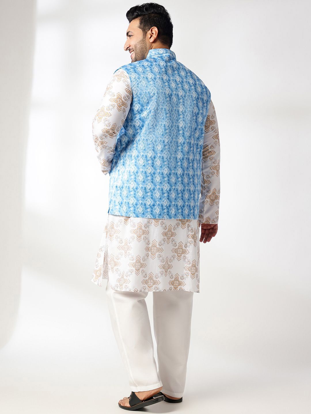 SOJANYA PLUS Men Plus Size Geometric Printed Kurta with Pyjamas