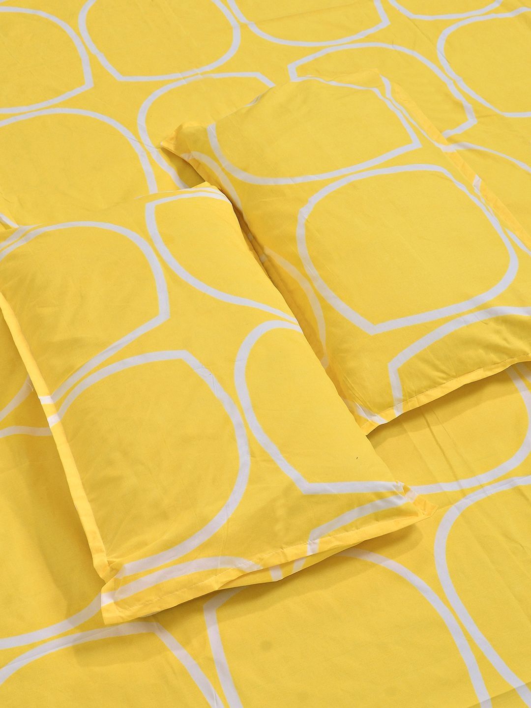 KLOTTHE Yellow Geometric Printed Dilengkapi 300 TC Cotton Blend King Cadar & 2 Sarung Bantal