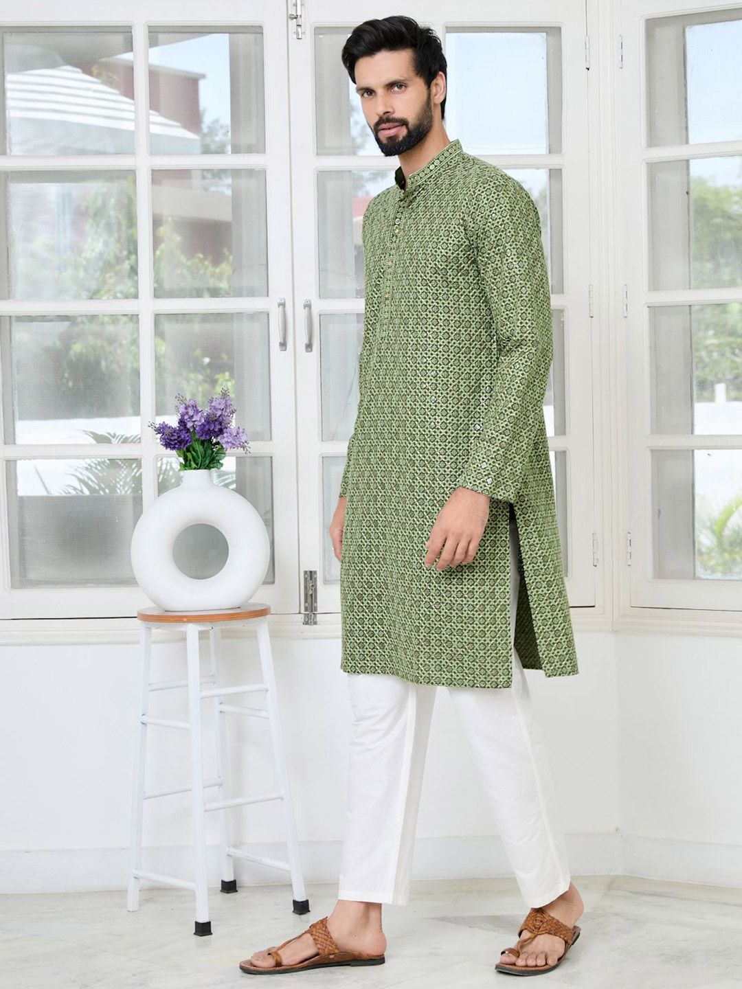 See Designs Floral Embroidered Mandarin Collar Chikankari Straight Kurta