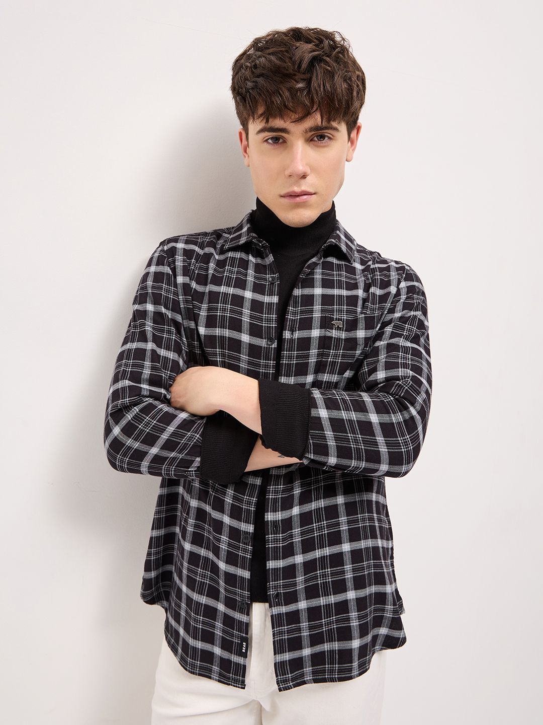 THE BEAR HOUSE Men Spread Collar Tartan Checked Cotton Slim Fit Shirt
