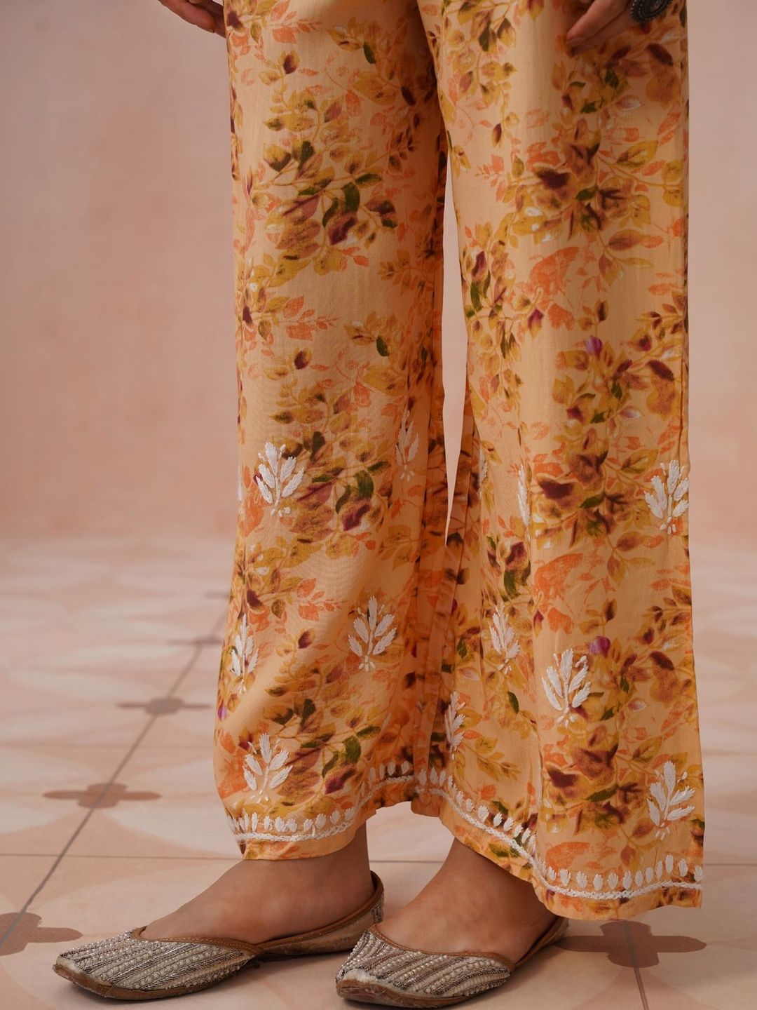 House of Chikankari Women Printed Regular Chikankari Kurta with Trousers