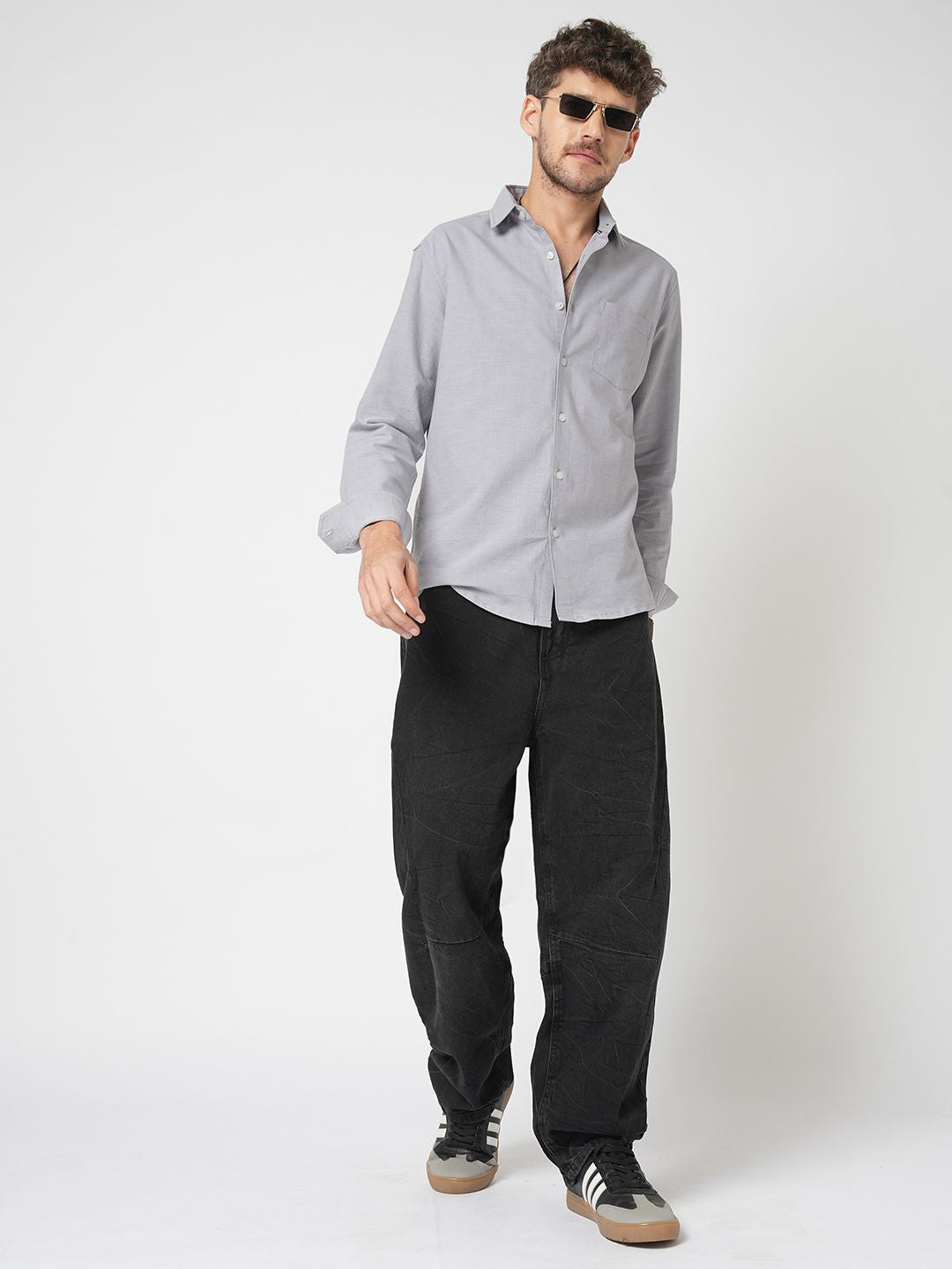 VASTRADO Men Classic Slim Fit Solid Cutaway Collar Cotton Casual Shirt