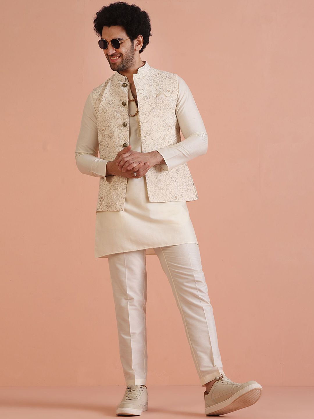 KISAH Floral Printed Mandarin Collar Straight Kurta With Trousers & Jacket