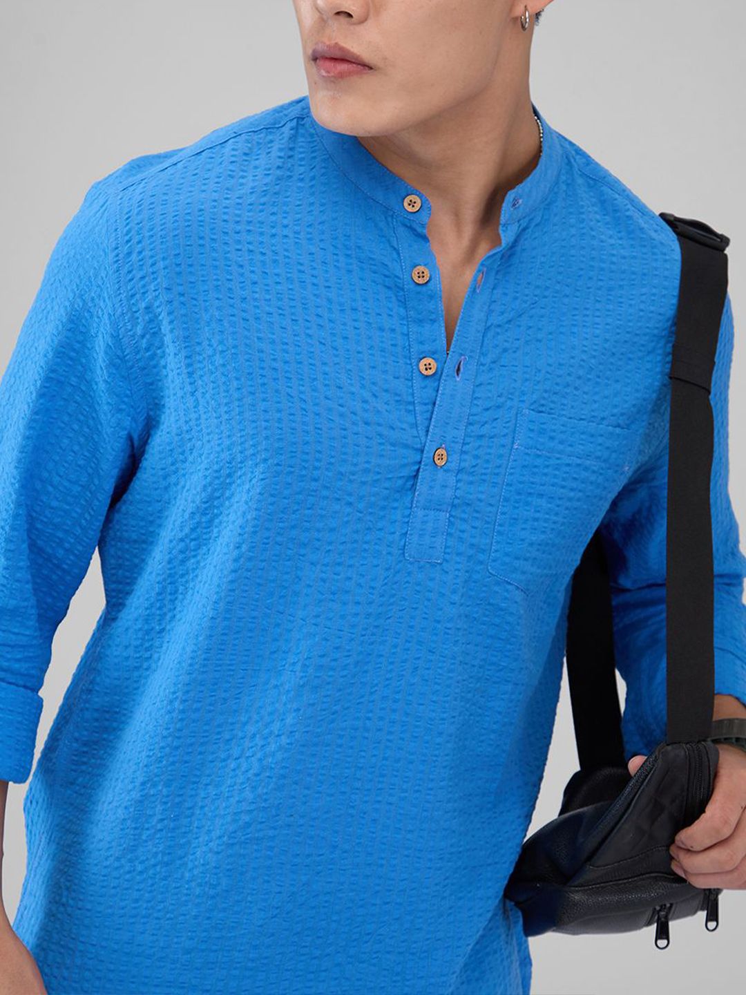 VASTRADO Self Design Mandarin Collar Straight Short Kurta